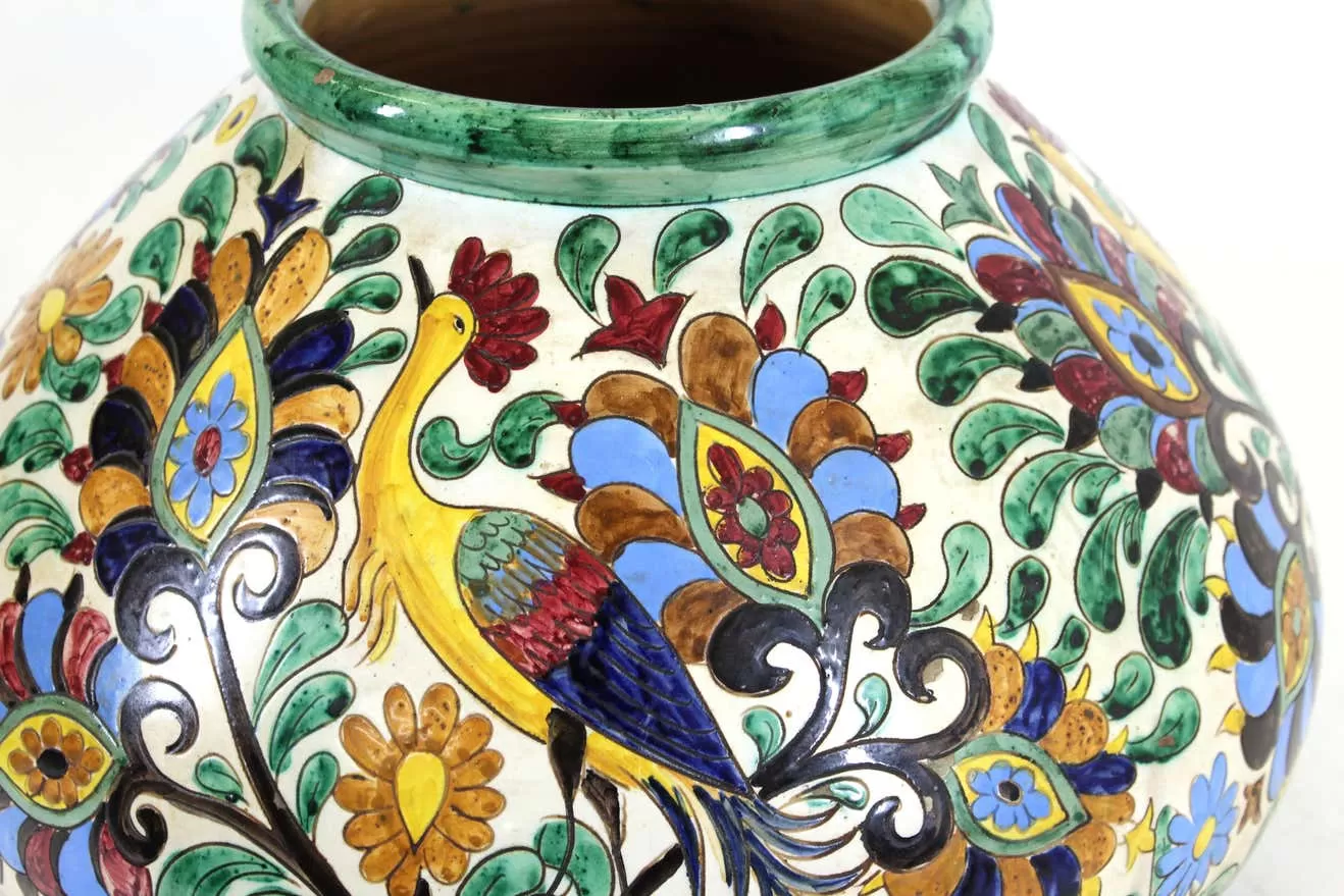 Italian Renaissance Revival Majolica Sgrafitto Centerpiece Vase