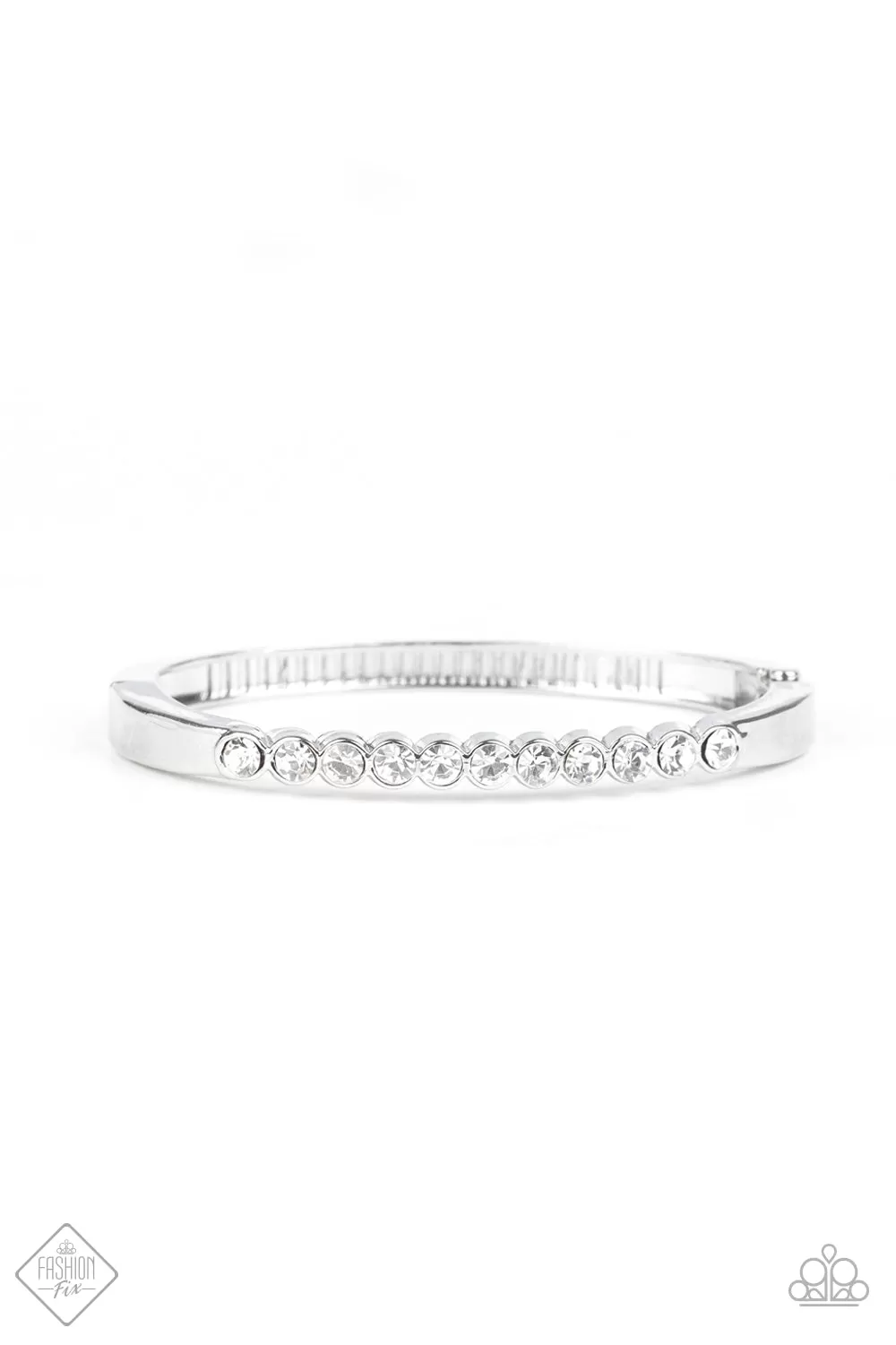 Paparazzi Accessories  - Totally Trillionaire #B29 Drawer 5/1 - Fiercely 5th Avenue White Bracelet