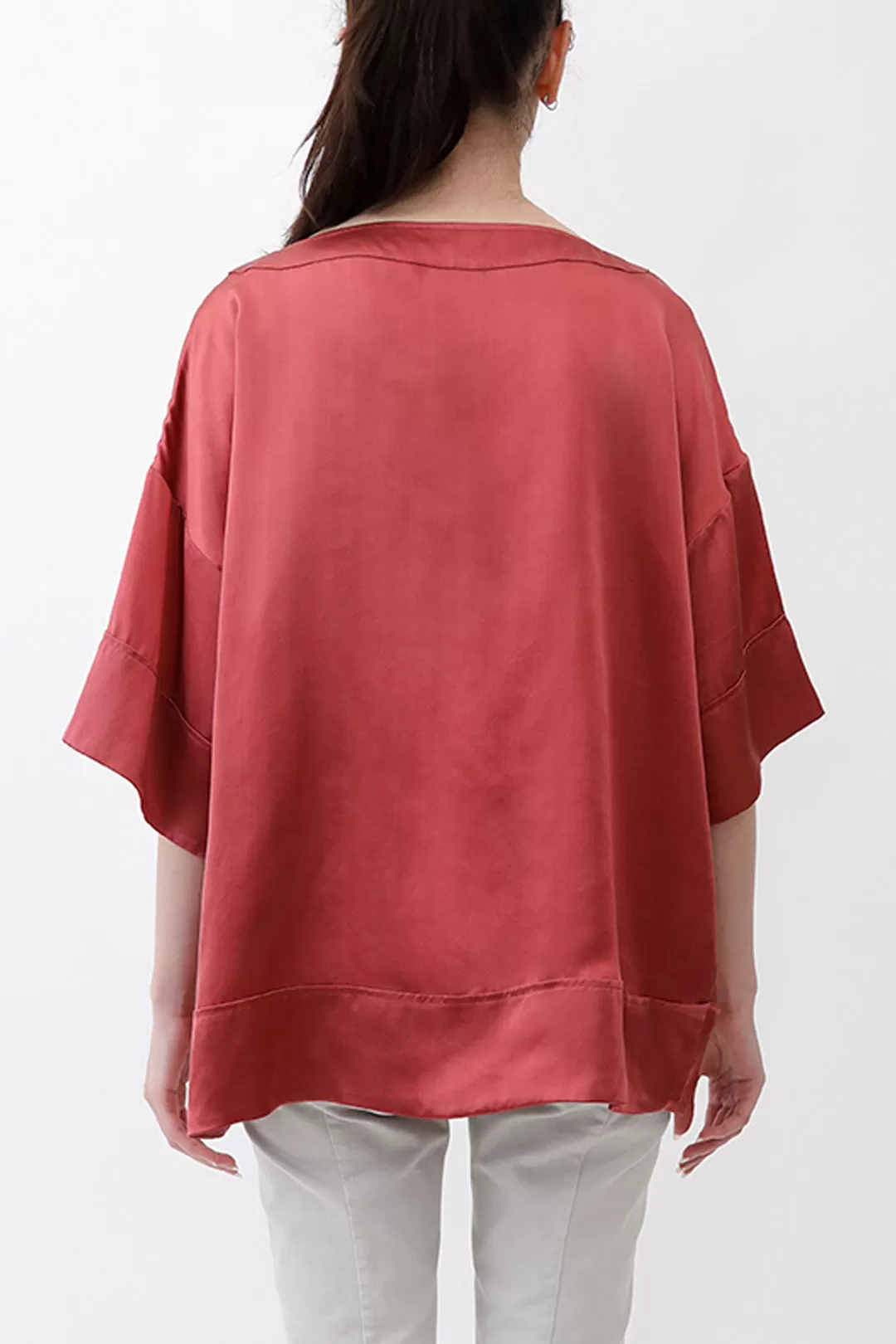 SHELLA SHORT SLEEVE BLOUSE IN SILK CHARMEUSE