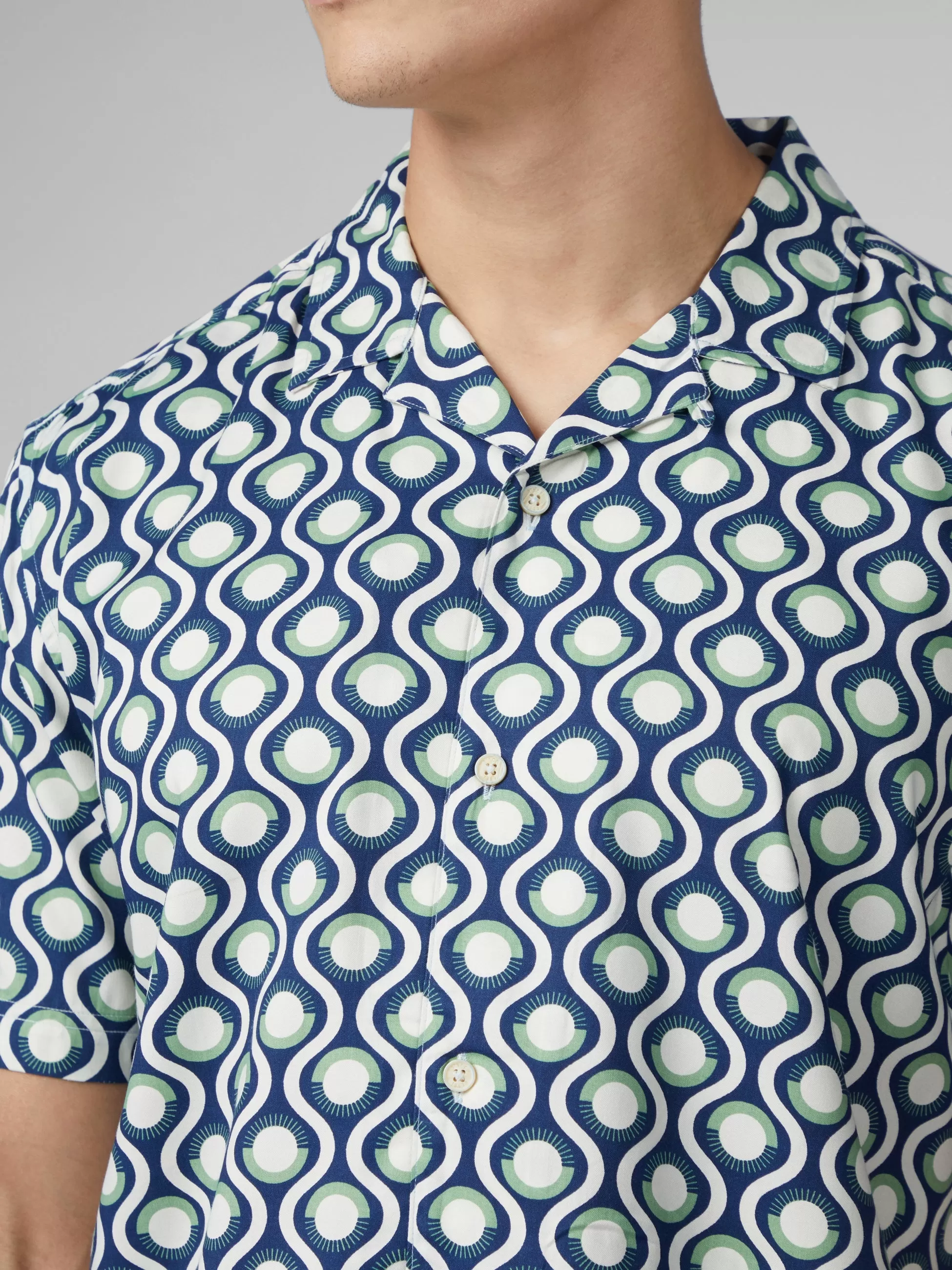 Signature Retro Geo Print Shirt - Grass Green